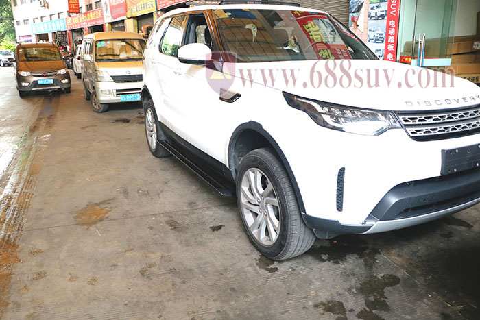 路虎發(fā)現(xiàn)5電動踏板每個(gè)部件都與發(fā)現(xiàn)5完美適配和吻合